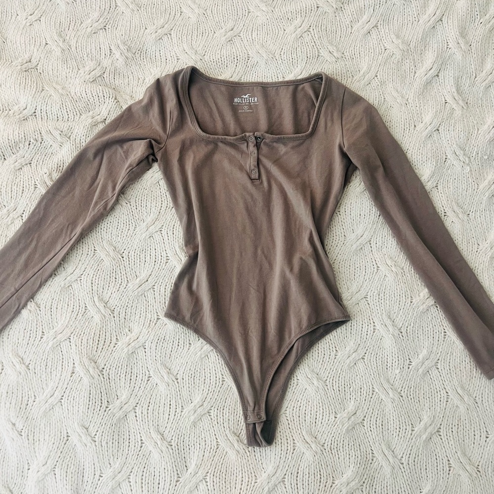 Hollister Taupe Button-up Long Sleeve Bodysuit
